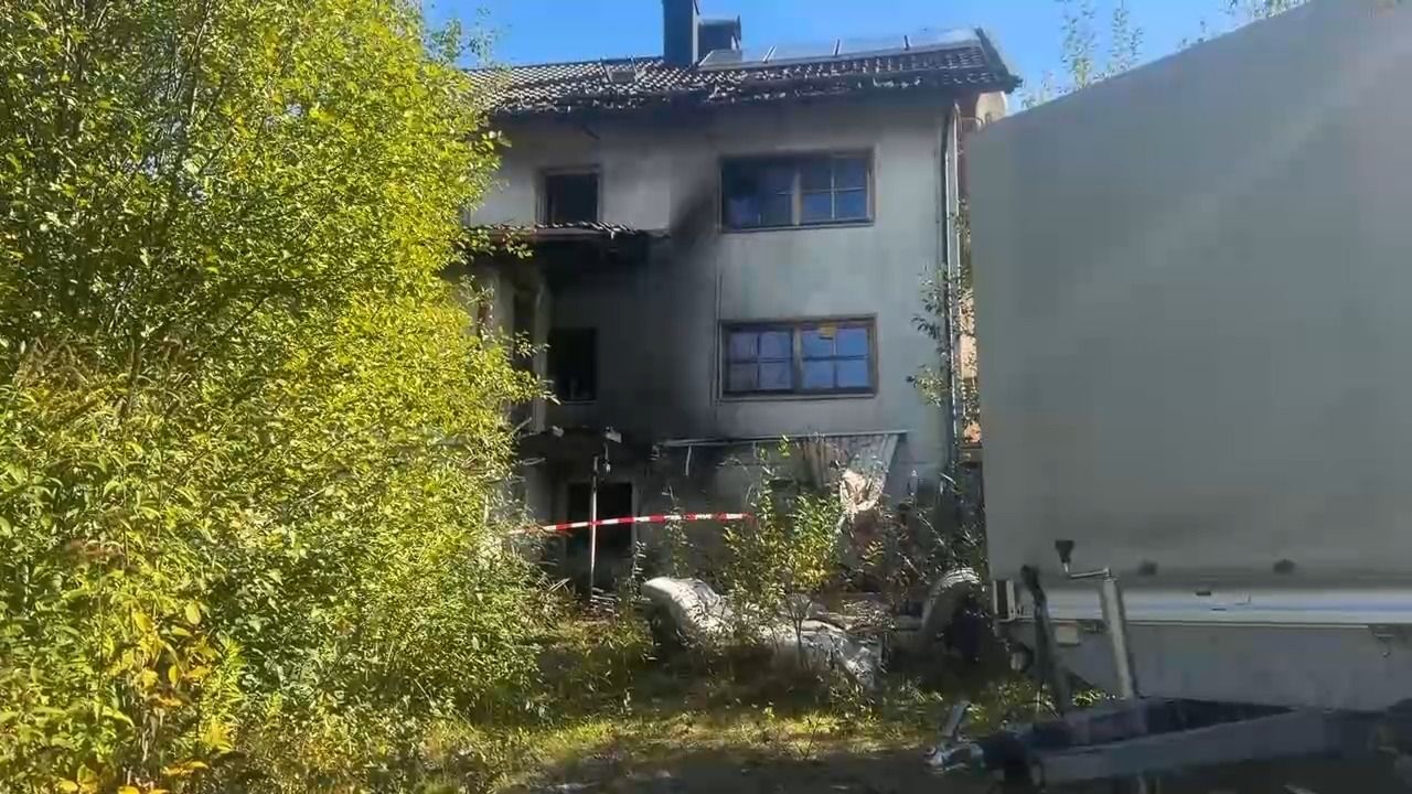 Feuer im Zwieseler “Horror-Haus”: Drei Menschen leicht verletzt