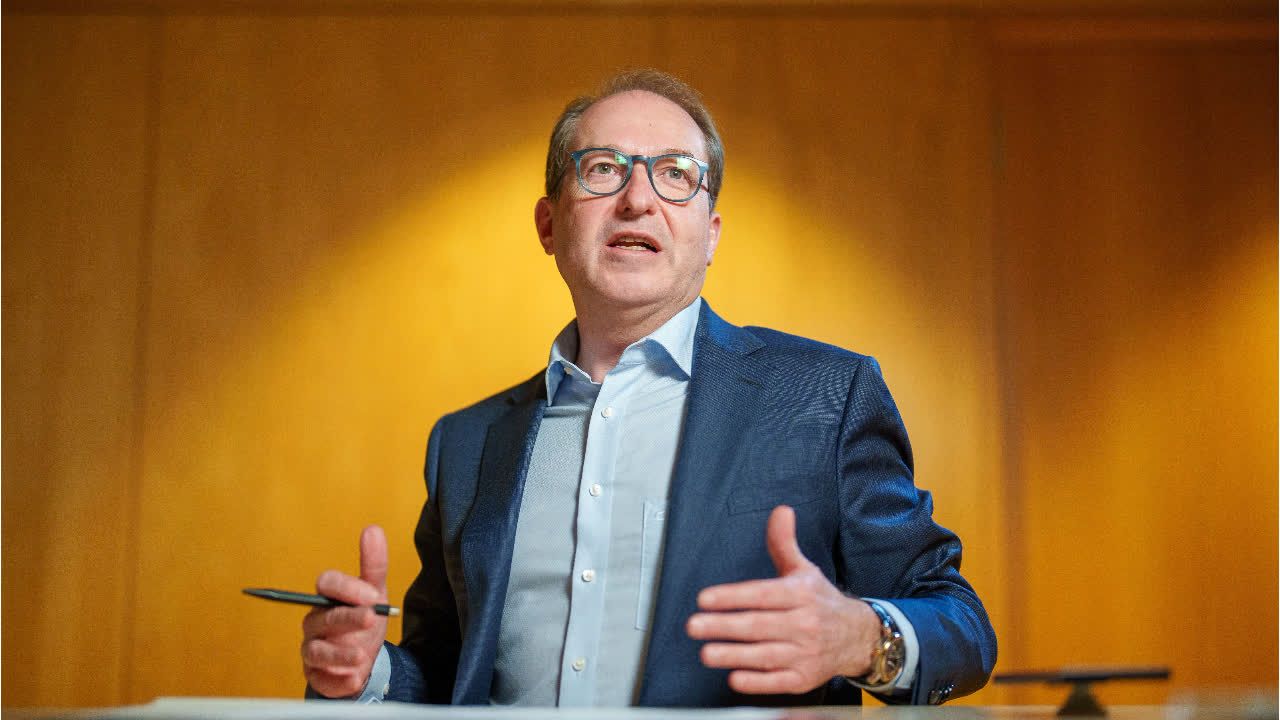 Frankreich-Krawalle: Dobrindt spricht von Kampf gegen unseren Lebensstil
