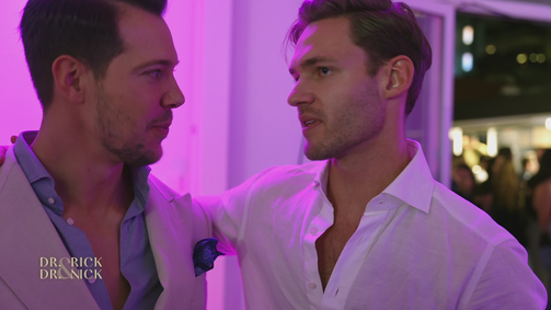 Dr. Rick & Dr. Nick - Die Schönheits-Docs Dr. Rick & Dr. Nick - Die Schönheits-Docs Folge 3: Wie in den guten alten Zeiten - Partyabend bei Tobias Reuter und Yara Pilgram