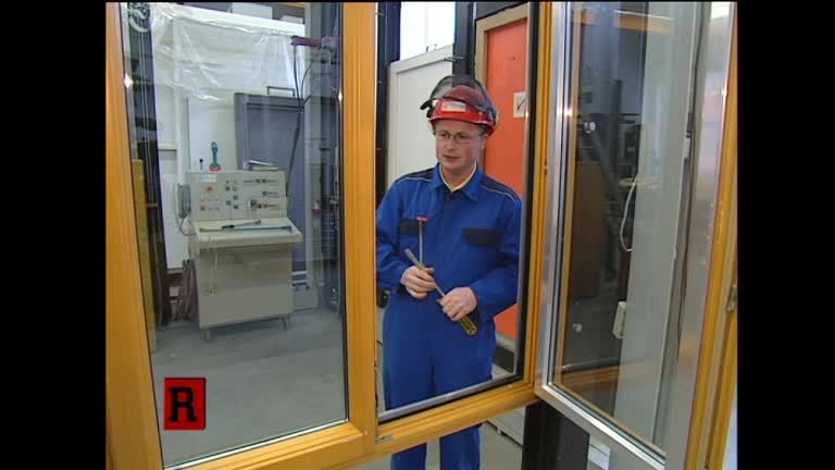 ATV Die Reportage - Einbrecher und Spurensicherung