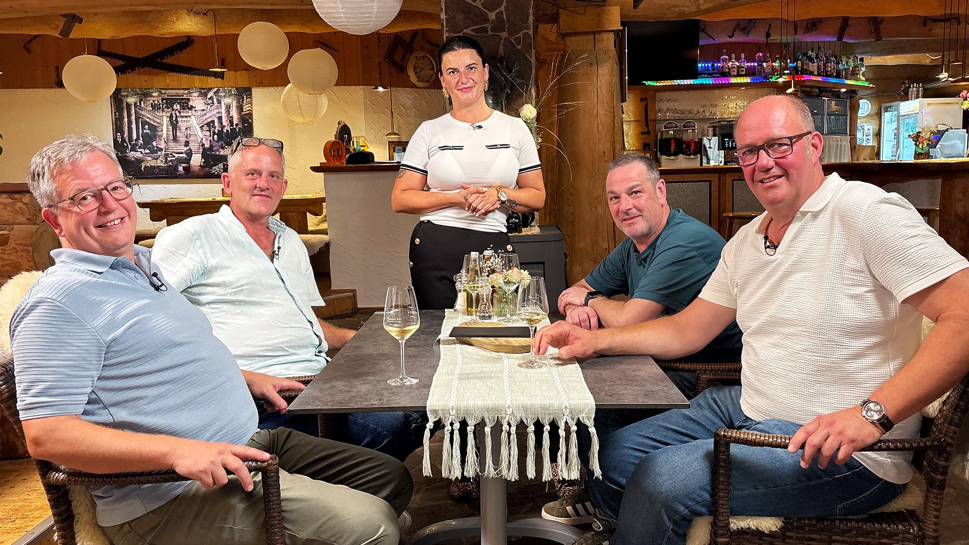 Im "Blockhaus Wasserliesch" macht Renata den Konkurrenten Feuer unterm Hintern!