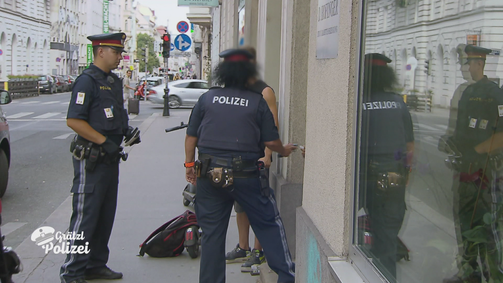 Grätzlpolizei GRÄTZLPOLIZEI  - 01. STAFFEL Folge 2: Der verdächtige Rucksack
