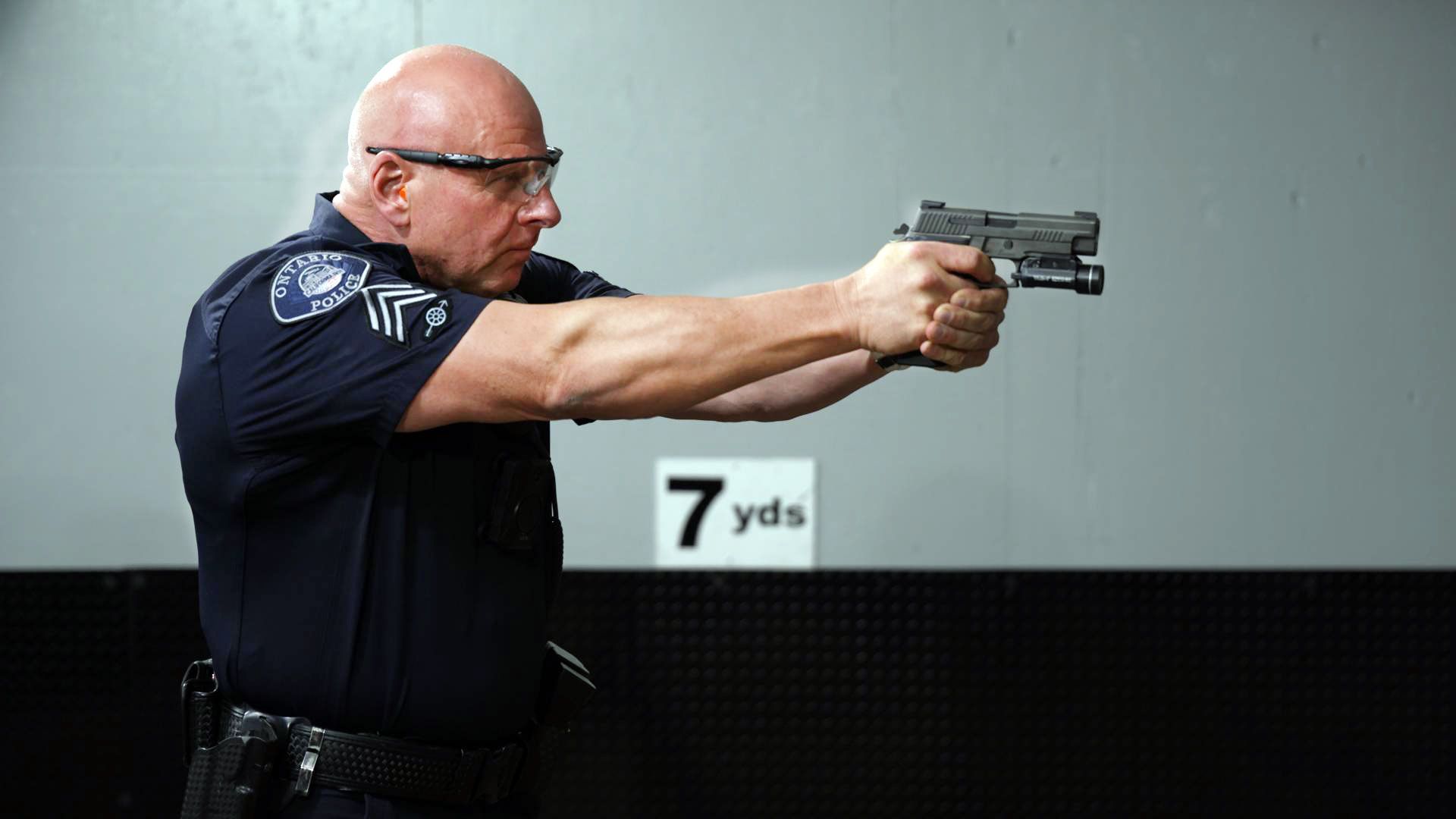 Seargeant Harry wird auf seine Außendienstqualifikation getestet