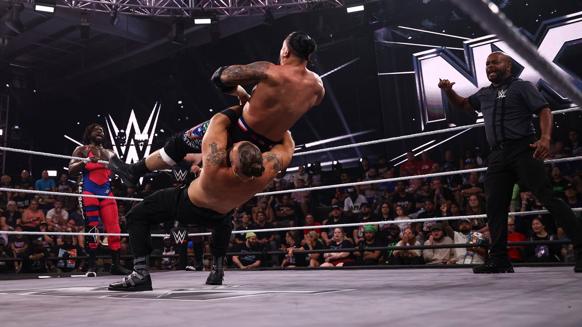 Komplette Eskalation im Six-Man Tag Team Match