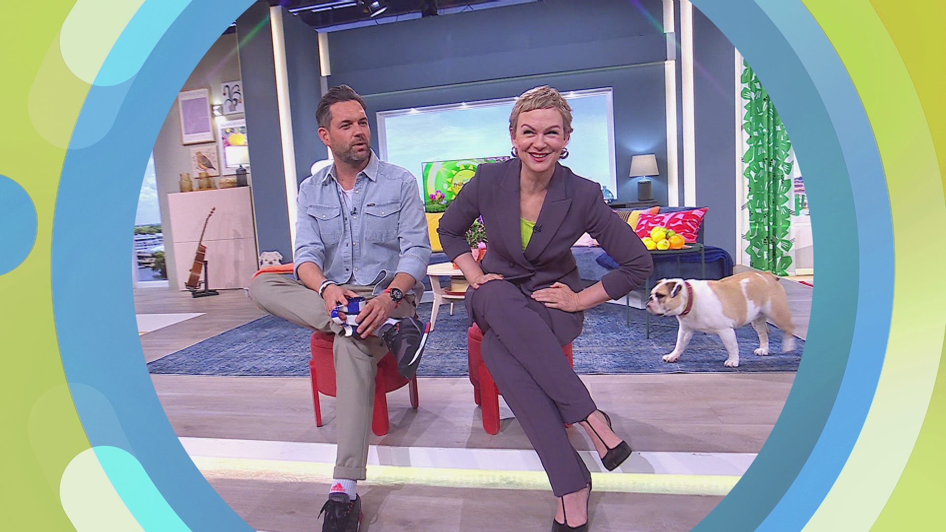 Gute Mannschaft: Football-Spielerinnen und Hilfe-Chat-Gründerin "Maya"