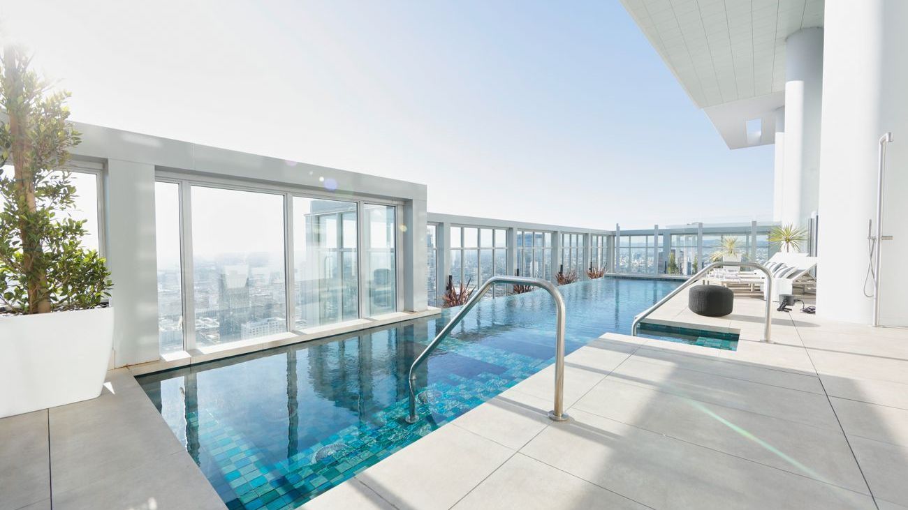 Bild zum Thema Penthouse über den Dächern der Stadt: So leben die GNTM-Models in Los Angeles