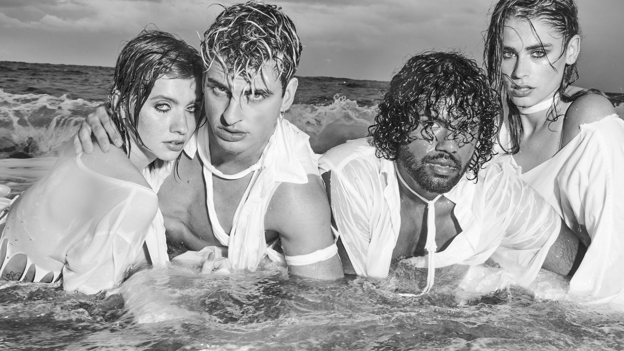 Bild zum Thema In der Brandung: So sexy posieren die Models beim Ocean-Shooting in Folge 4