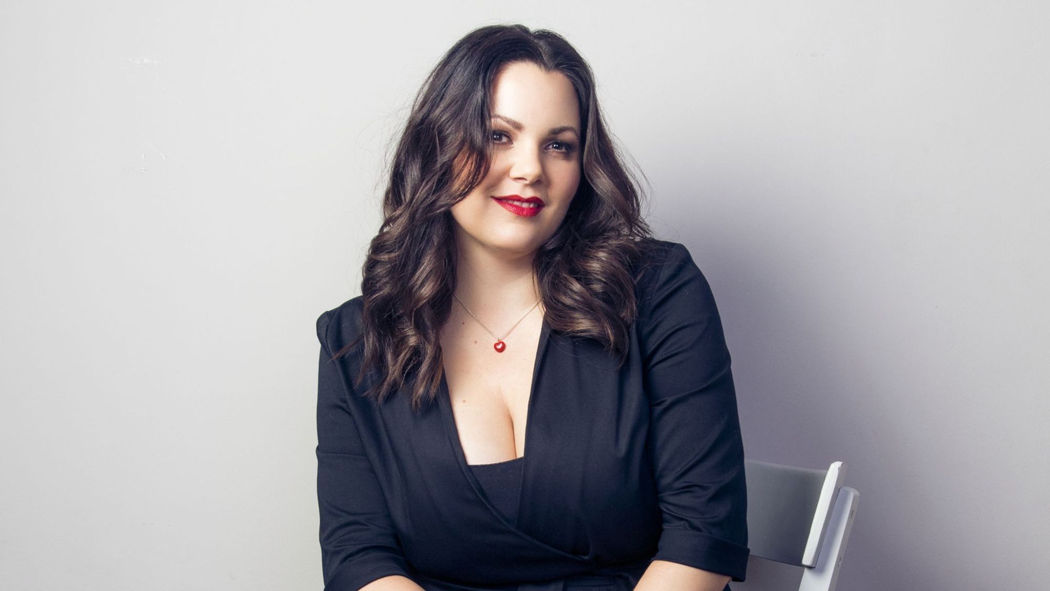Erotik-Expertin Paula Lambert: "Hätte gern jemanden, der meine Brüste hält"