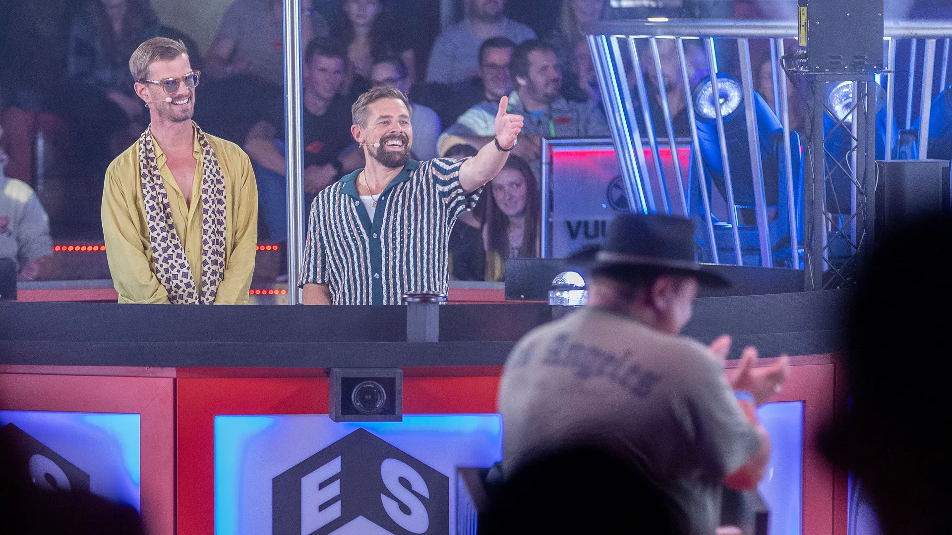 Joko und Klaas senden „Ein sehr gutes Quiz“ vom Erfurter Wertstoffhof – Hunderte versammeln sich — image 3