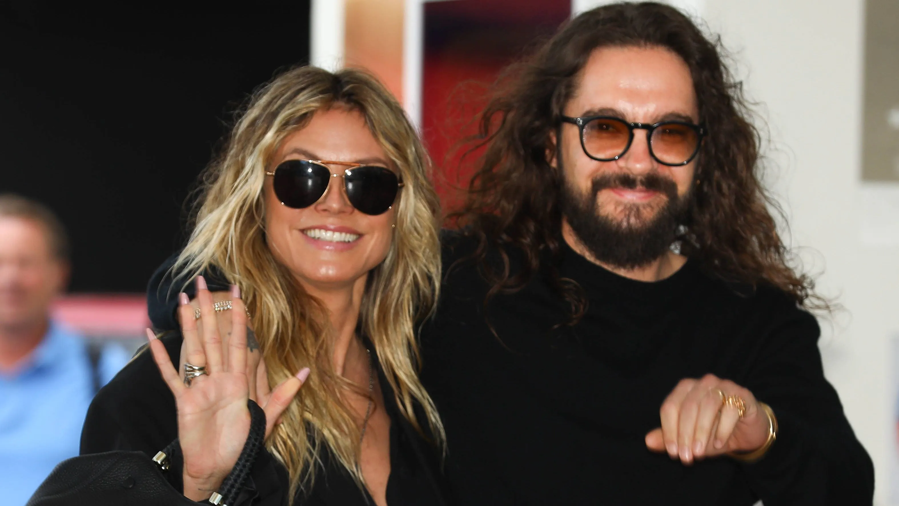 "Alien-Walk" bei GNTM 2025: Ist Jonathan nach erneutem Catwalk-Fauxpas ...