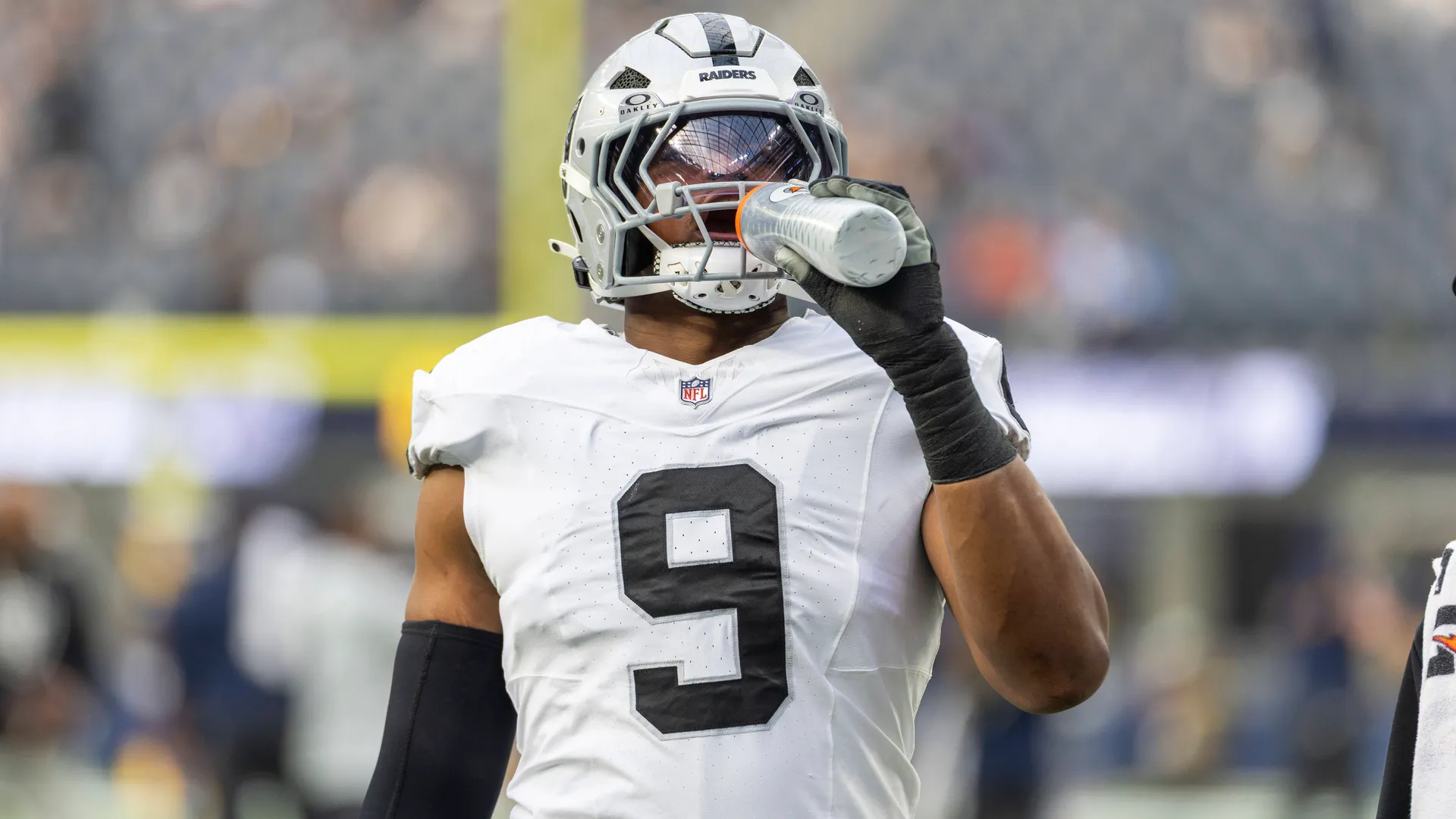 49ers Agree to Contract Extension with Offensive Tackle Trent Williams, NFL Insider Adam Schefter Reports