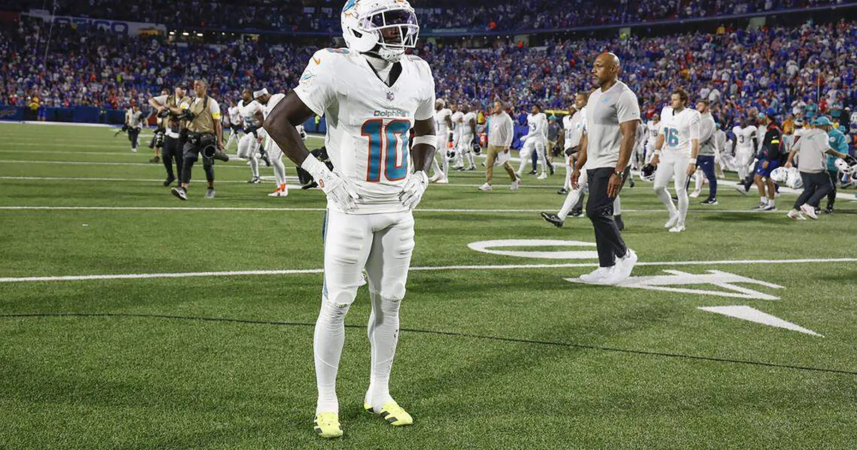 Tyreek Hill fuels NFL comeback rumors with social media posts