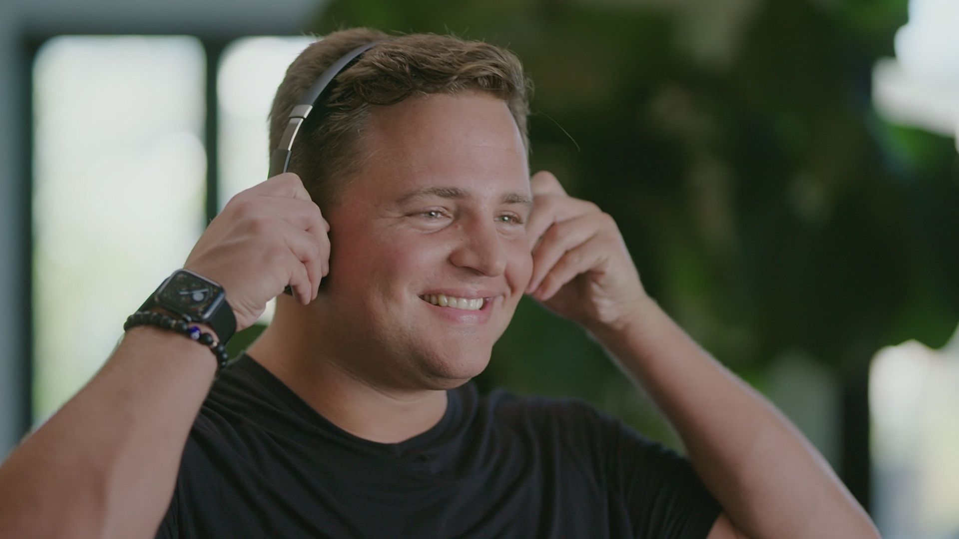 Megastar Moms (The Go-Go's & TLC)