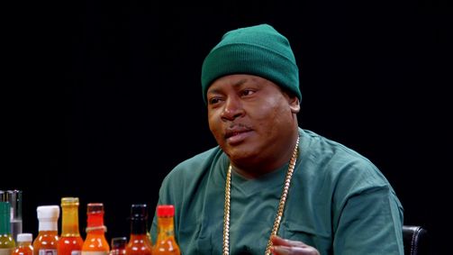 Hot Ones Hot Ones Staffel 5 Folge 13: Trick Daddy Prays for Help While Eating Spicy Wings