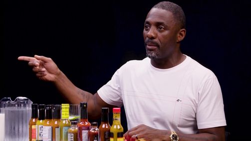 Hot Ones Hot Ones Staffel 9 Folge 10: Idris Elba Wants to Fight While Eating Spicy Wings
