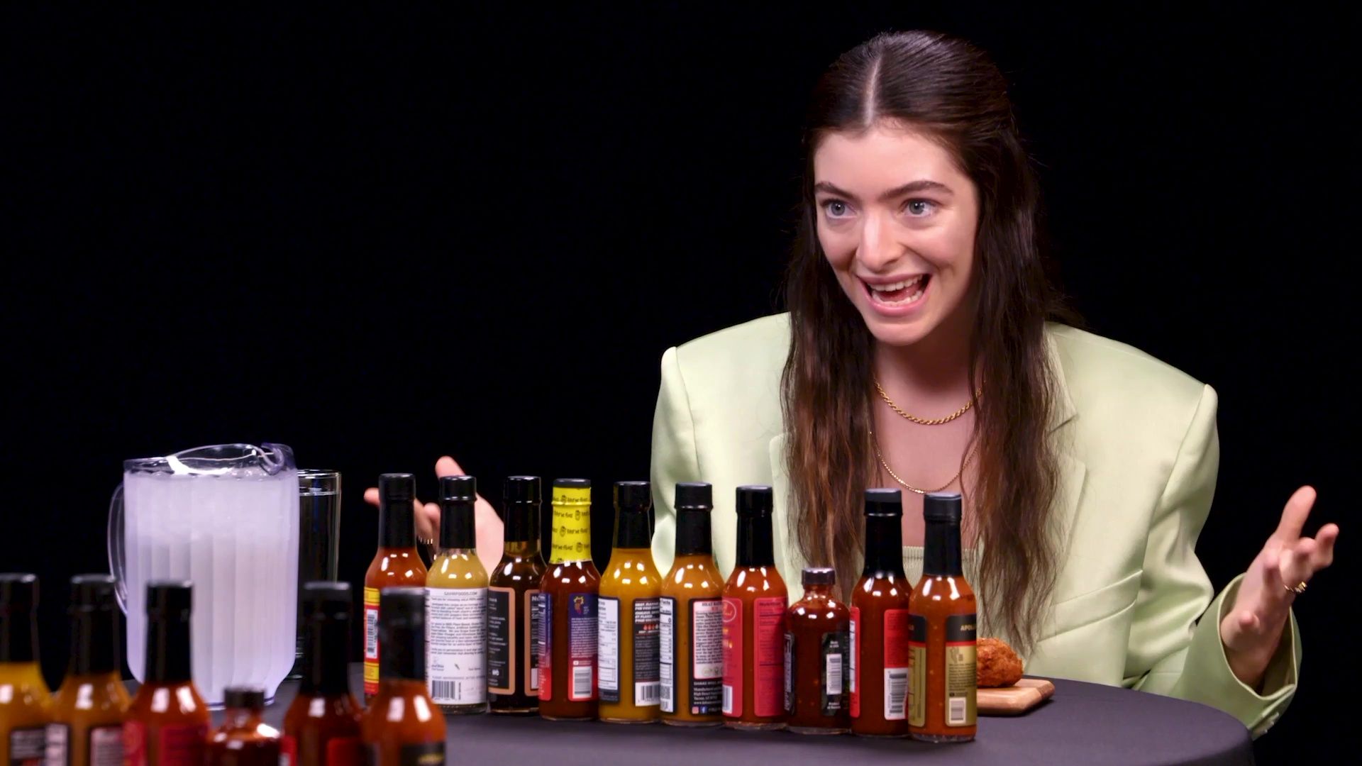 Lorde Drops the Mic While Eating Spicy Wings