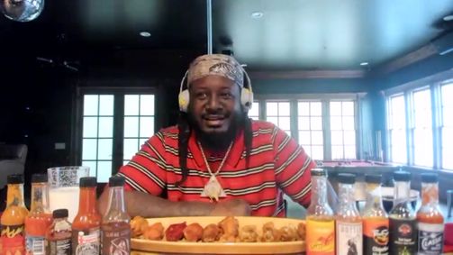 Hot Ones Hot Ones Staffel 12 Folge 6: T-Pain Tastes Gas While Eating Spicy Wings