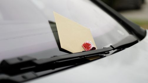 Österreichs schockierendste Verbrechen ÖSTERREICHS SCHOCKIERENDSTE VERBRECHEN - 02. STAFFEL Folge 2: Mordanschlag mit Giftpraline