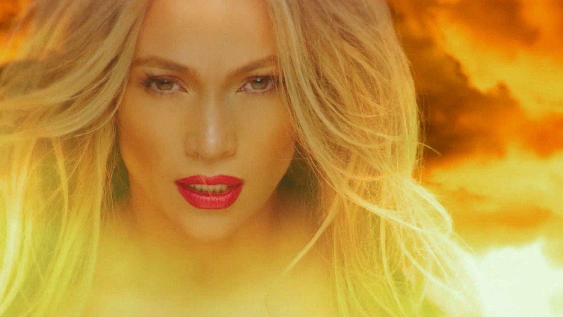 Behind The Music: Jennifer Lopez