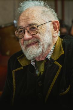 Kurt Schwertsik im Wunderland