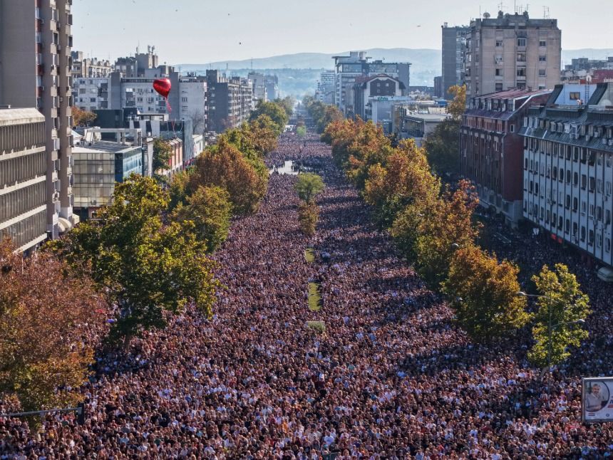 Serbien gedenkt der Opfer von Novi Sad