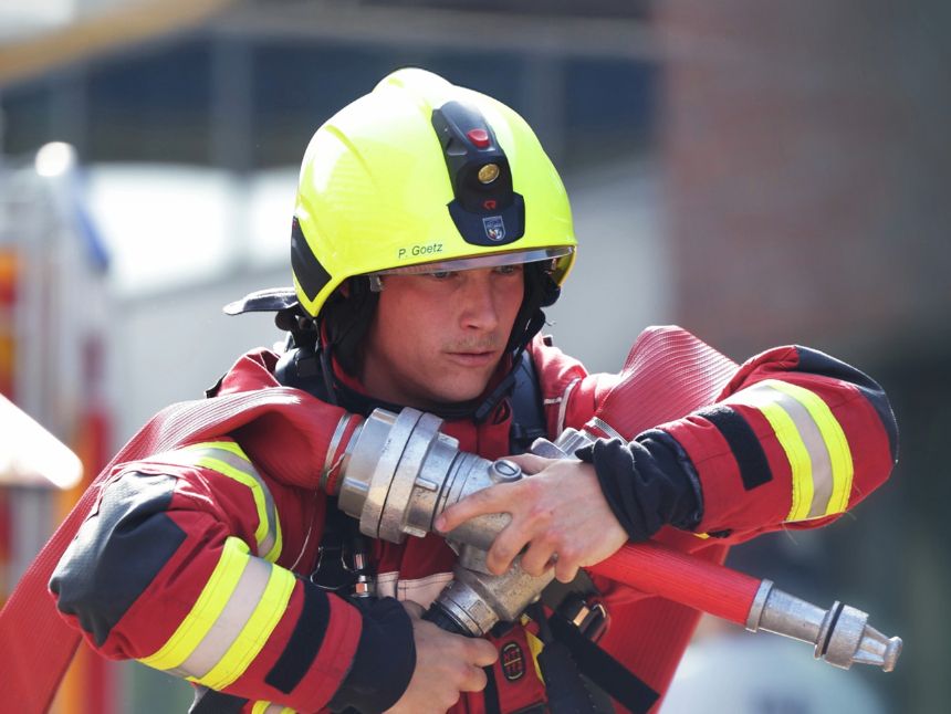 Wettbewerb der Feuerwehrleute-Elite