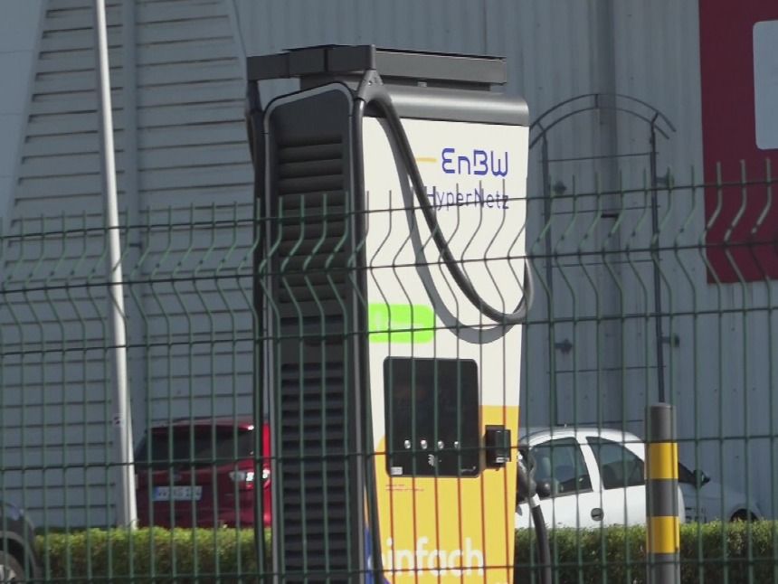E-Autos: Ladesäulen fehlen auf dem Land