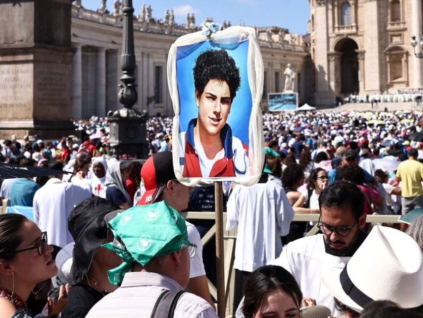 Papst Leo spricht verstorbenen Influencer heilig