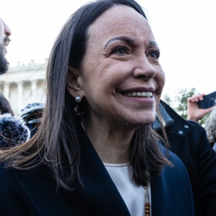 Trump erhält Nobelpreis-Medaille von Machado