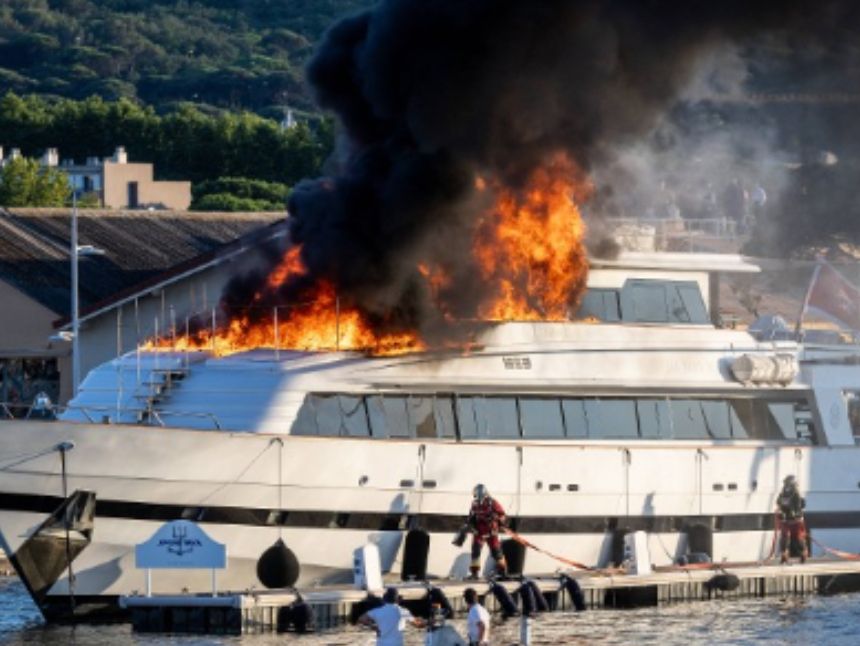 Luxusjacht brennt in Saint-Tropez lichterloh