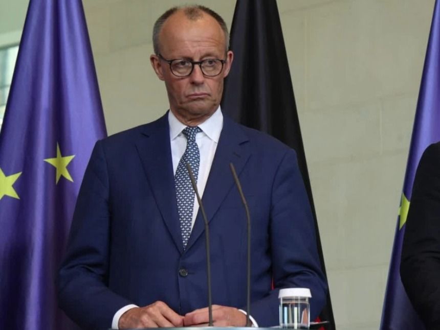 Zufriedenheit mit Regierung auf Tiefstand